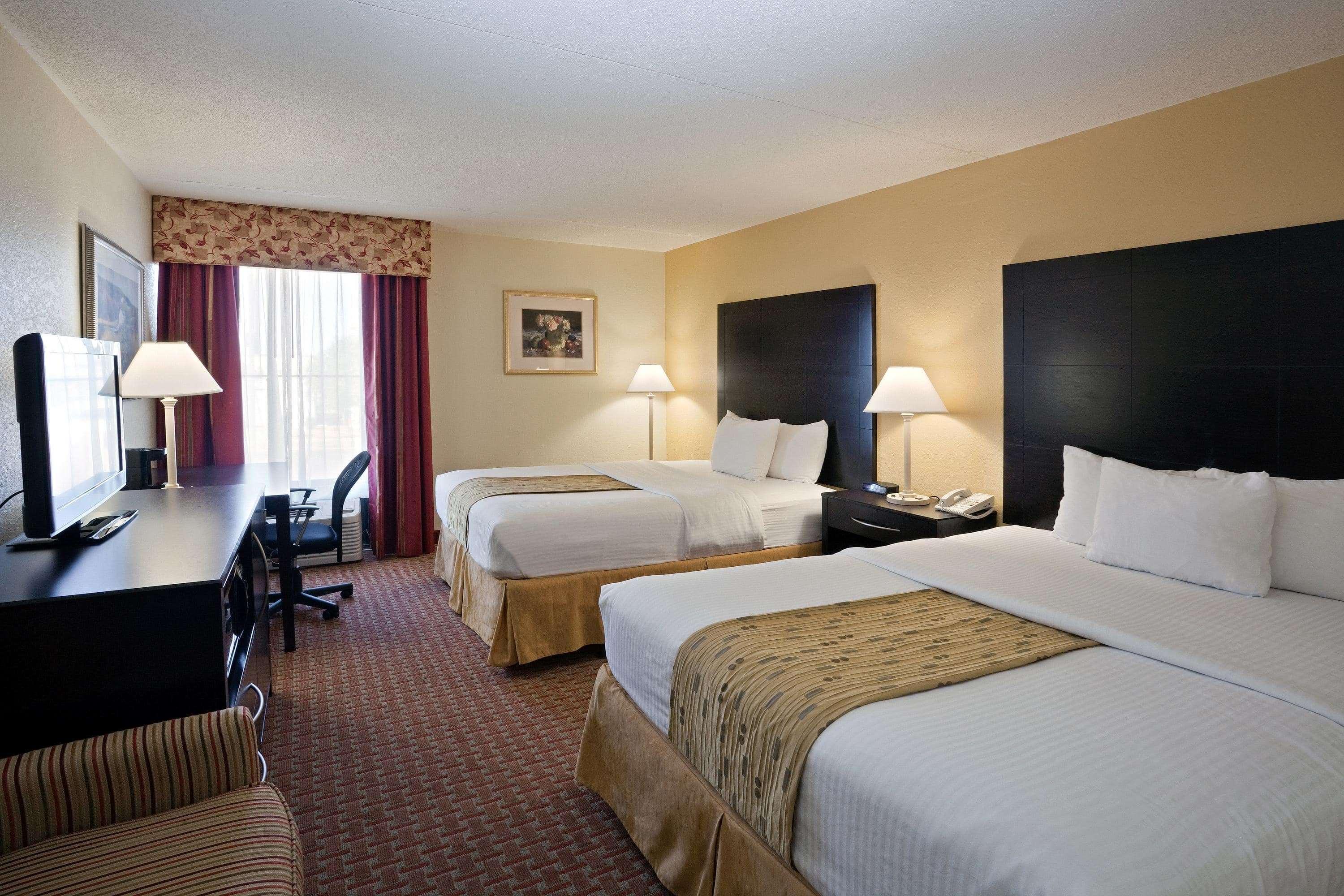 La Quinta By Wyndham Salina Hotel Bagian luar foto