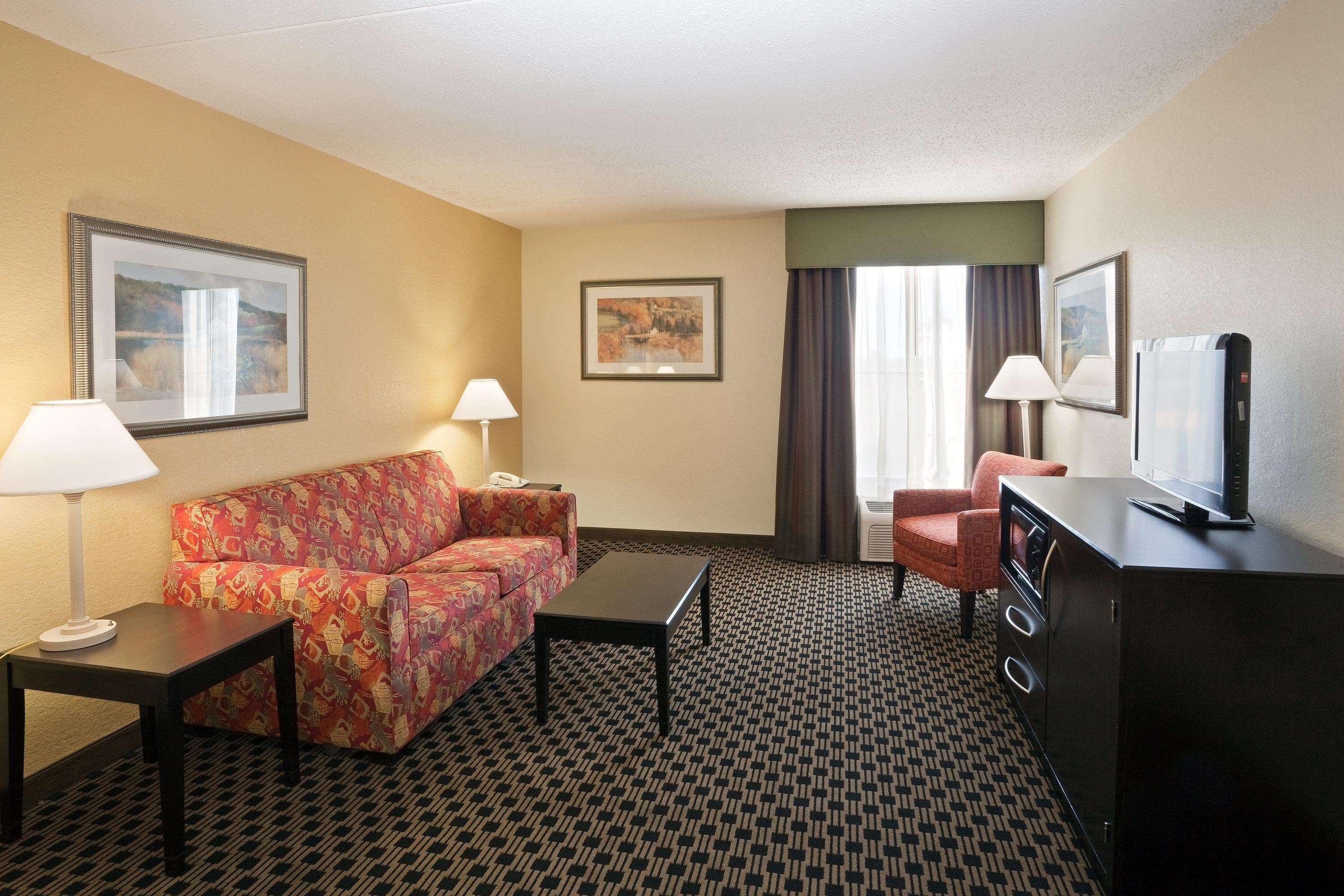 La Quinta By Wyndham Salina Hotel Bagian luar foto