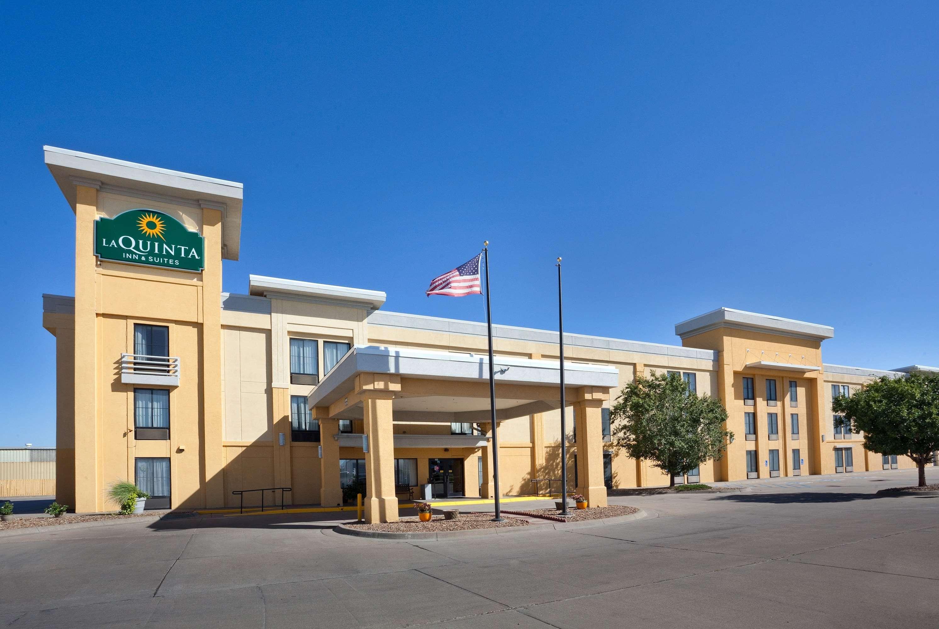 La Quinta By Wyndham Salina Hotel Bagian luar foto