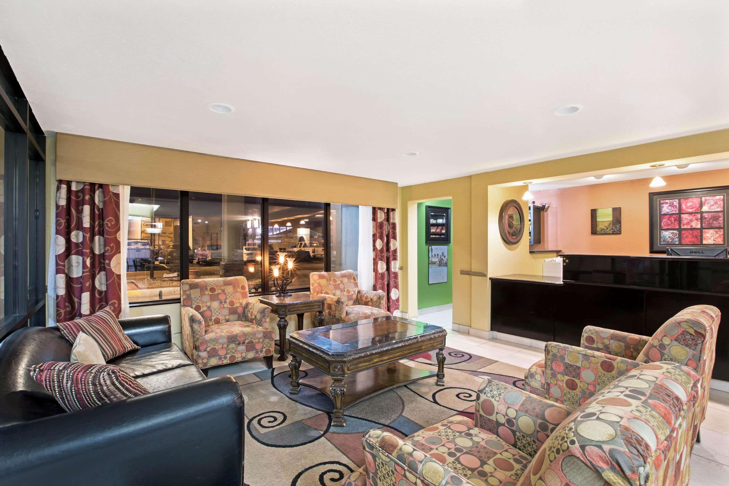 La Quinta By Wyndham Salina Hotel Bagian luar foto